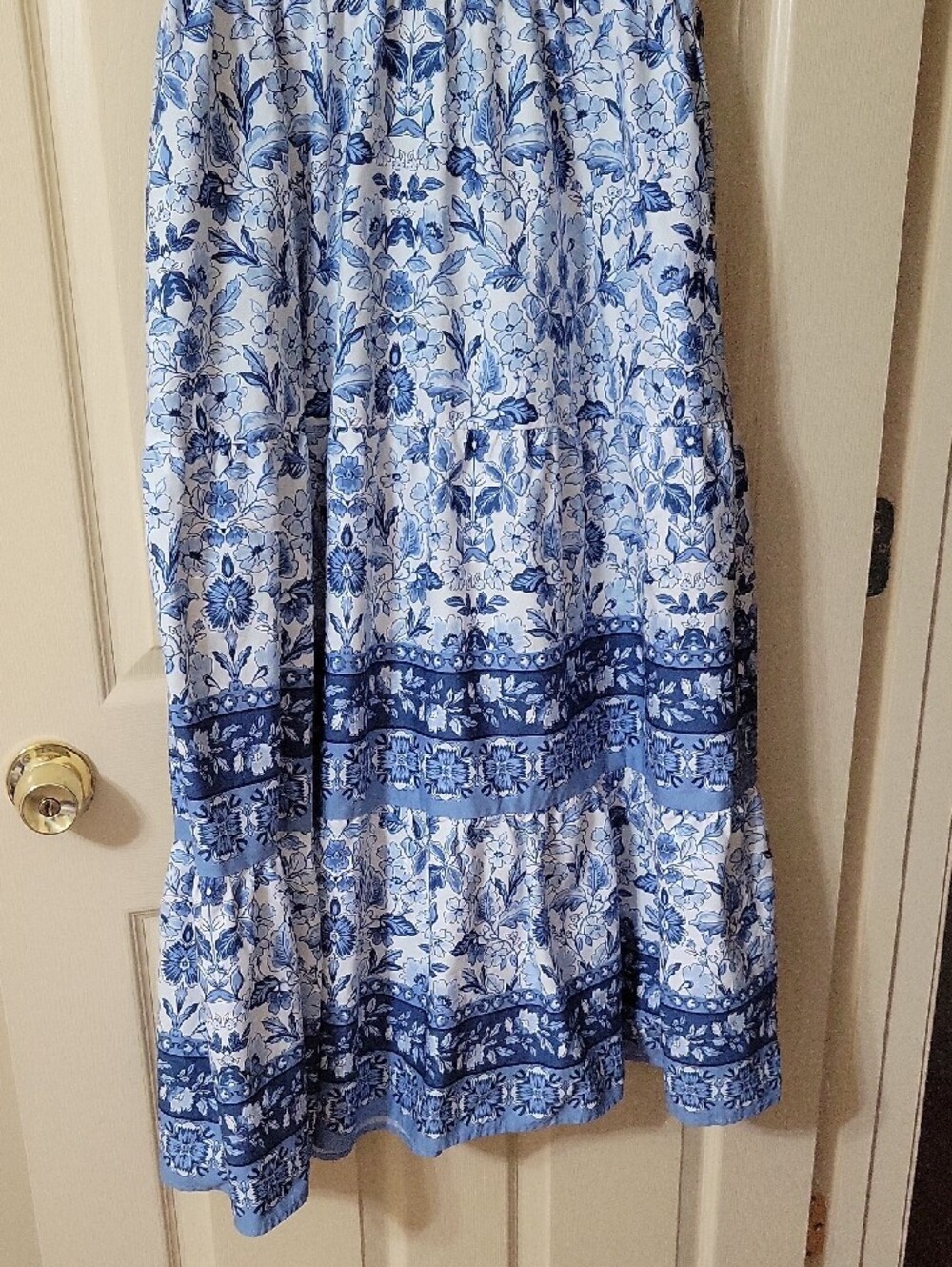 NWOT Blue Floral V-Neck Midi Dress - Picture 4 of 8